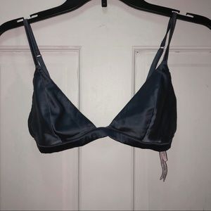 SzM Rare Victoria’s Secret Bralette 👙🦋